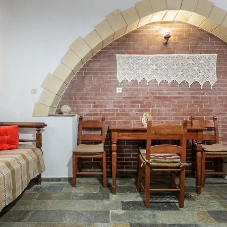 Neotraditional House In Chania